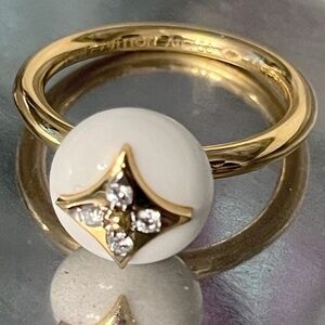 Louis Vuitton Color Blossom Ring - Yellow Gold, White Gold, White Agate & Diamon